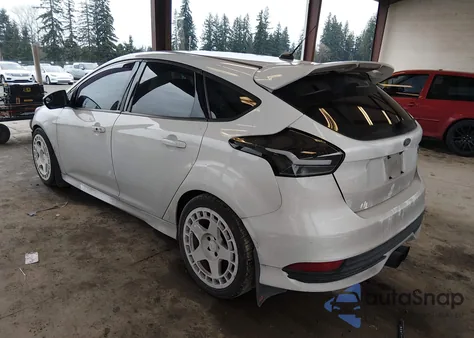 2018 Ford Focus St z USA, uszkodzony, nr VIN 1FADP3L97JL283009